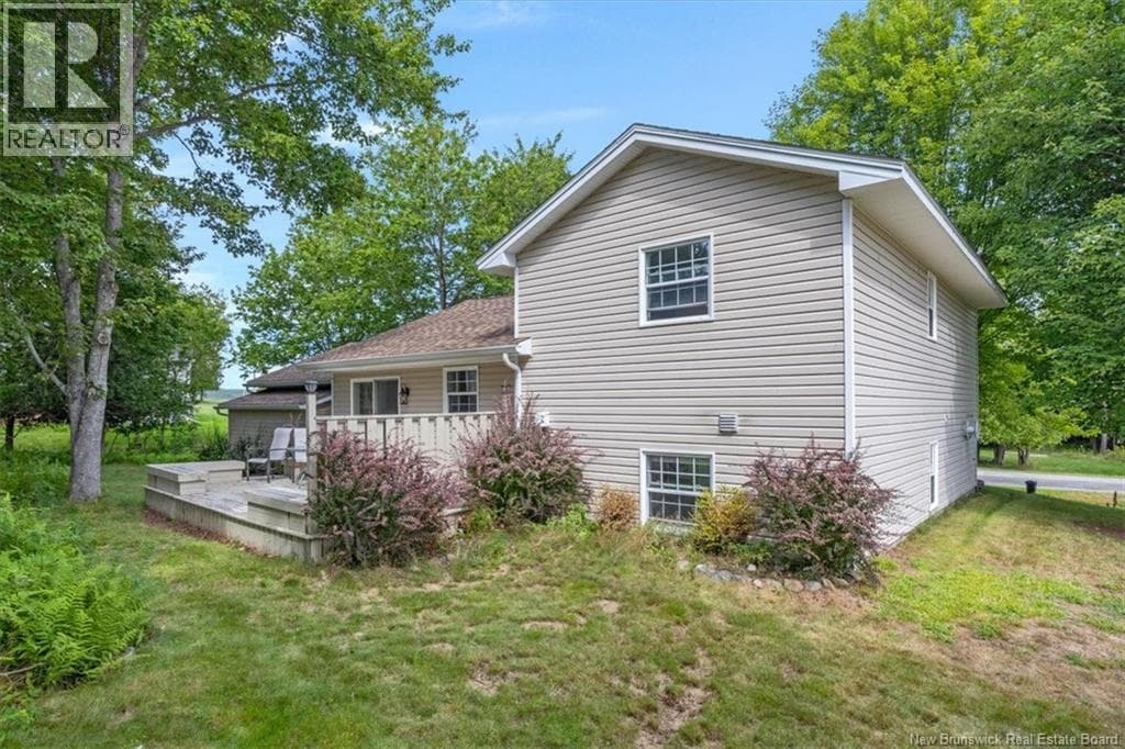 1 Tagish Road, photo 23