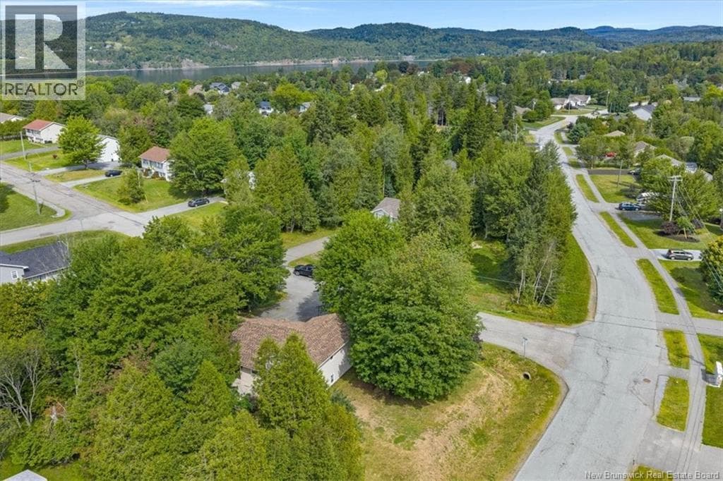 1 Tagish Road, photo 28