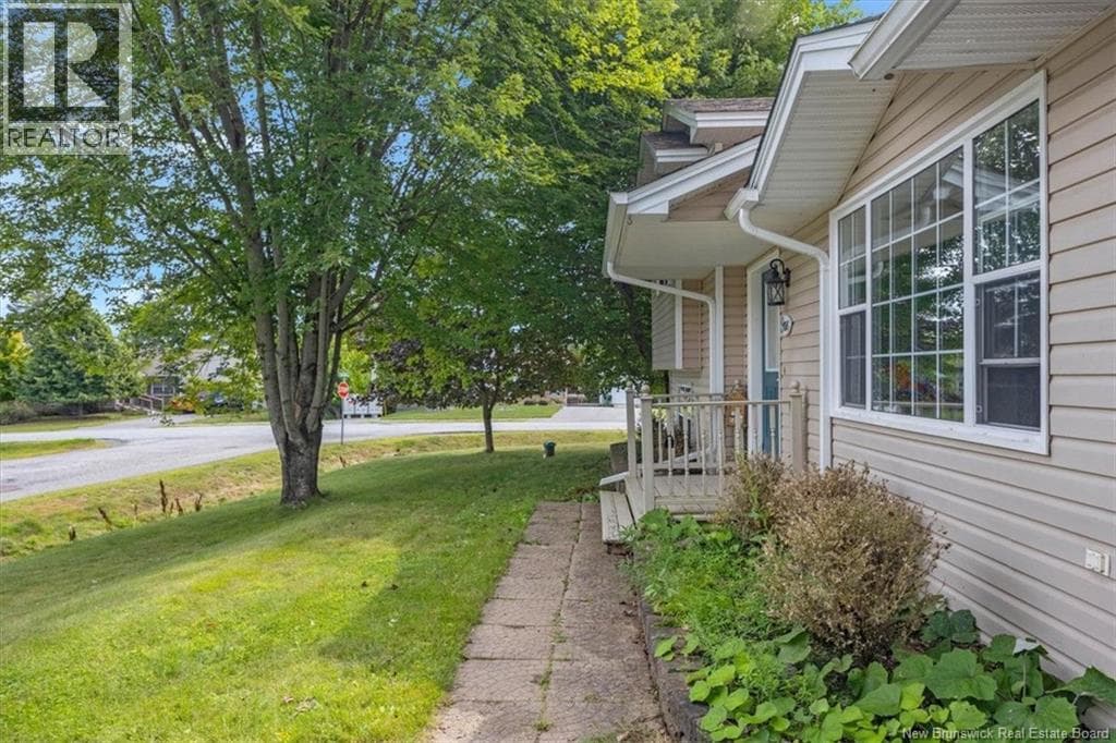 1 Tagish Road, photo 3