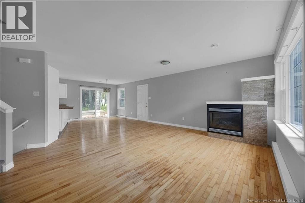 1 Tagish Road, photo 4