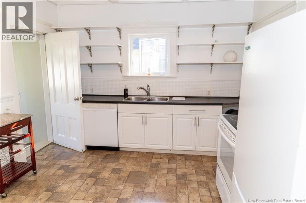 247 Sherbrooke Street, photo 14