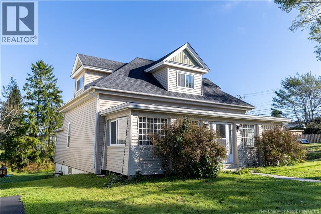 247 Sherbrooke Street, photo 3