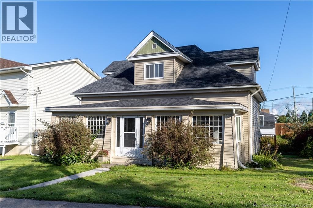 247 Sherbrooke Street, photo 2