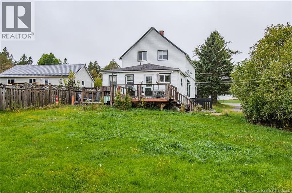 2740 Loch Lomond Road, photo 2