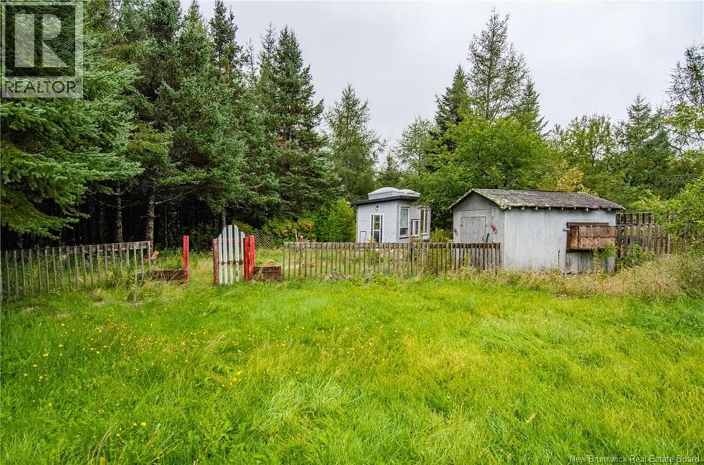 2740 Loch Lomond Road, photo 24