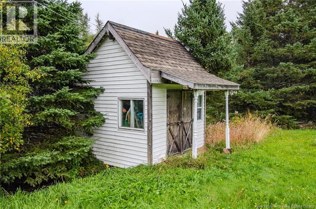 2740 Loch Lomond Road, photo 25