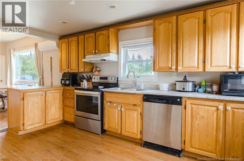 2740 Loch Lomond Road, photo 6
