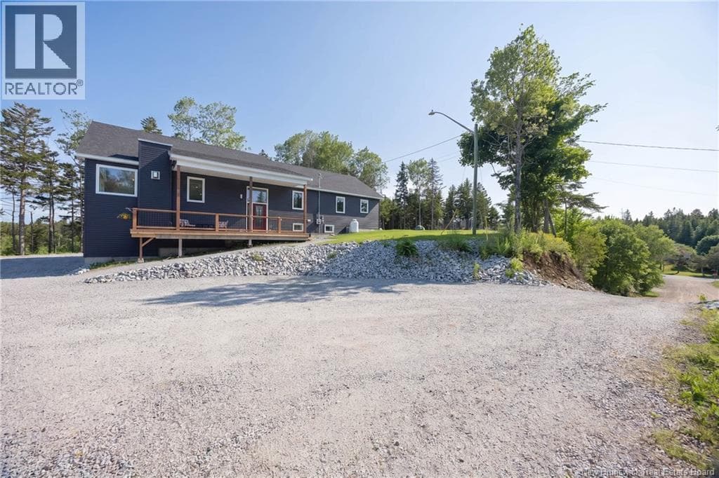 34 Maple Hill Lane, photo 2