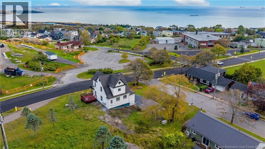 677 Fundy Drive, photo 3