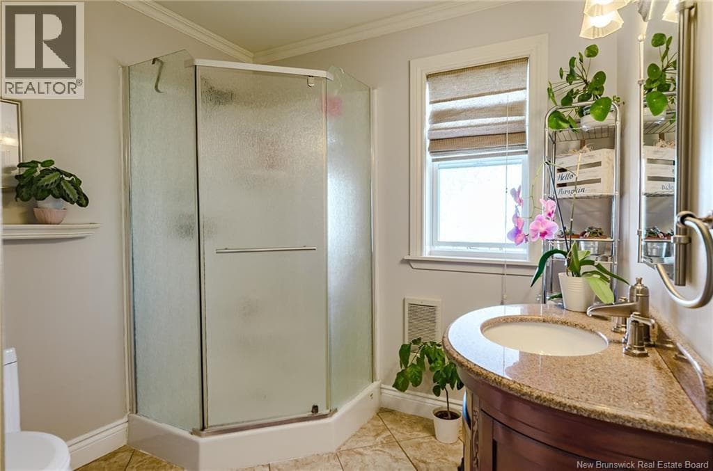 470 Young Street, photo 20