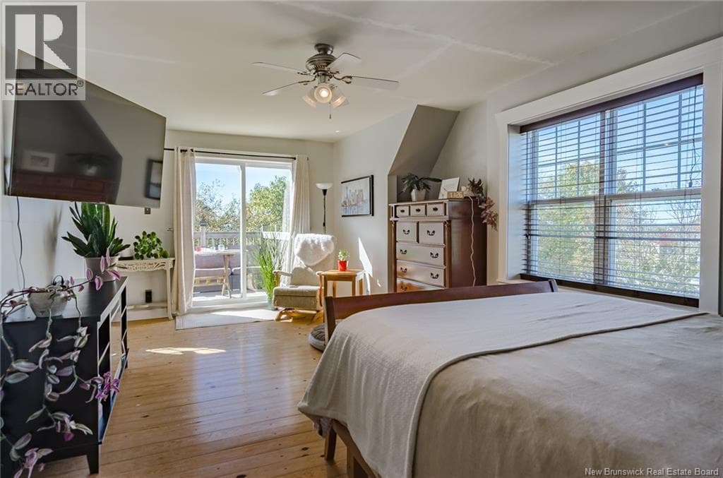 470 Young Street, photo 24