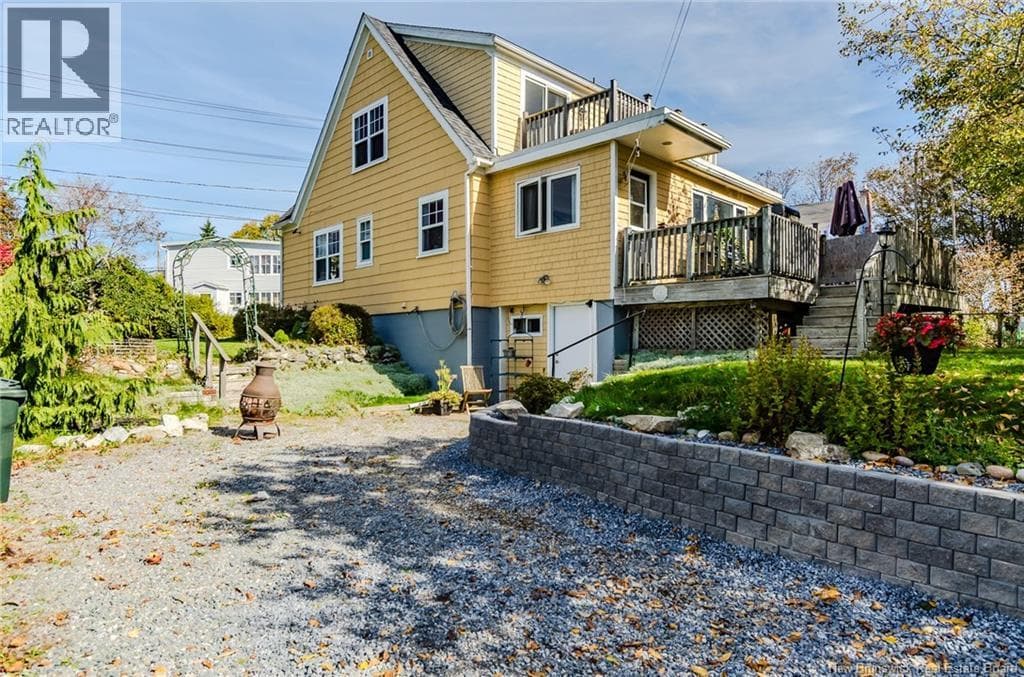 470 Young Street, photo 5