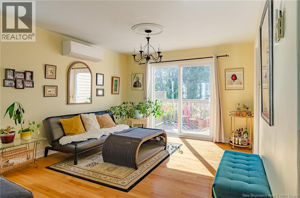 470 Young Street, photo 8