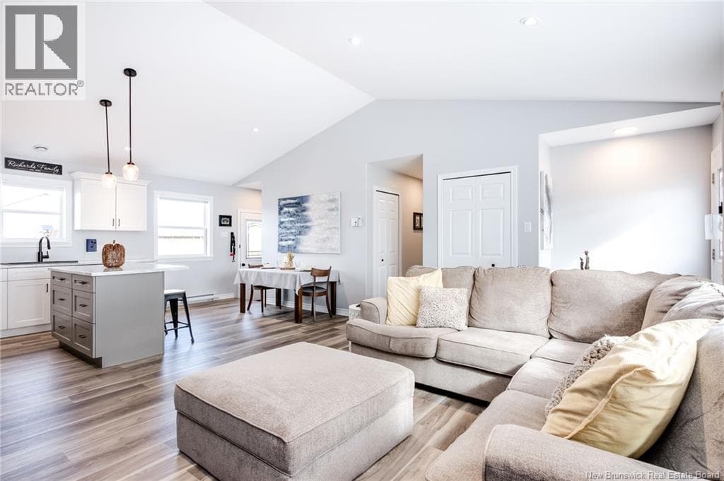 31 Kappa Avenue, photo 8