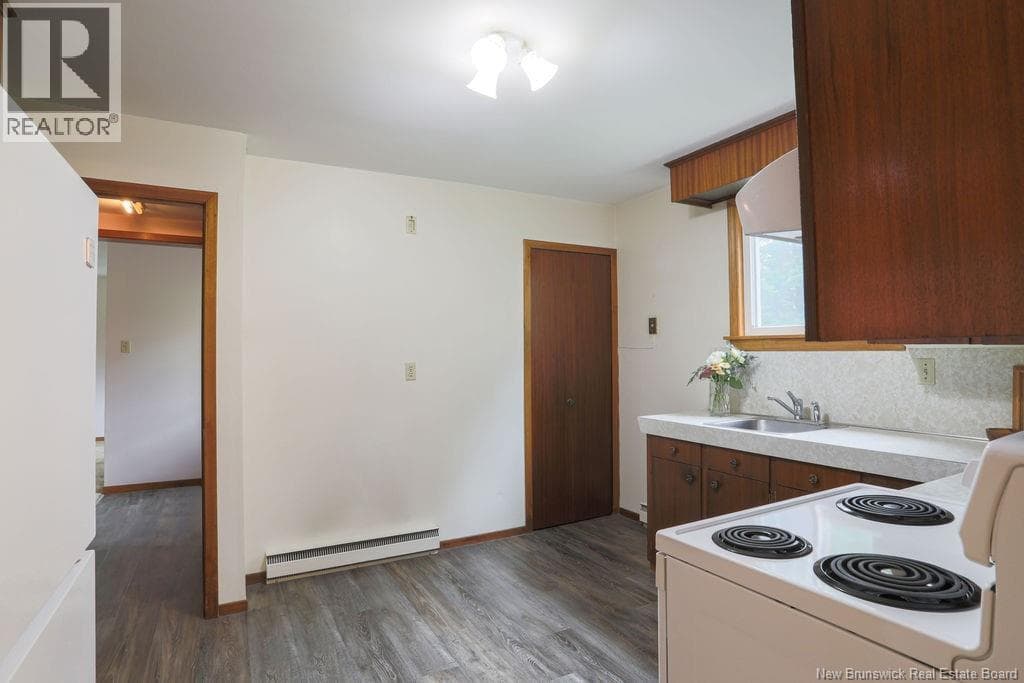 108 Robin Hood Lane, photo 3