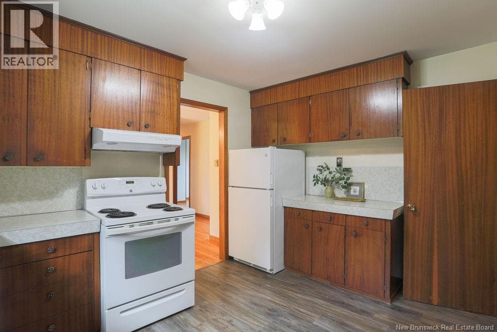 108 Robin Hood Lane, photo 2