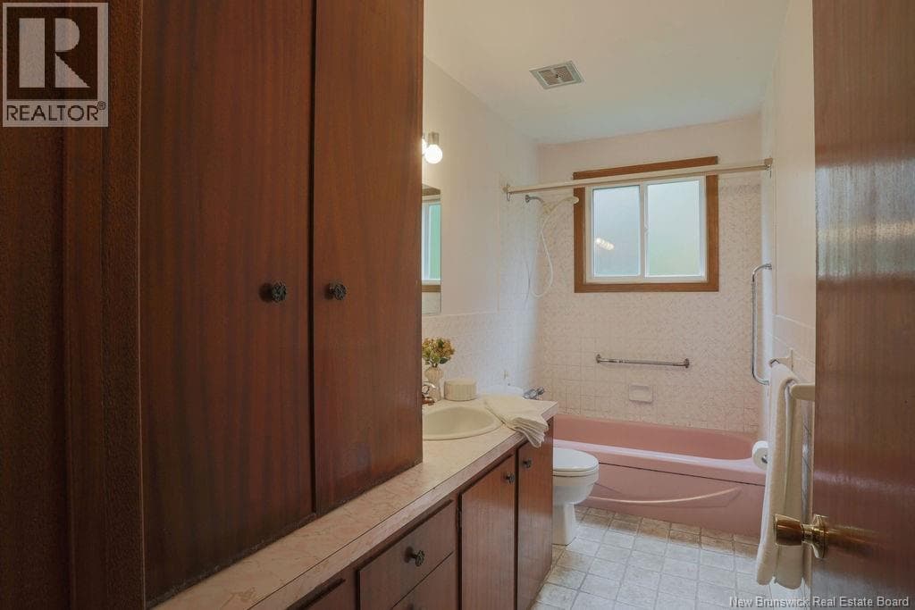 108 Robin Hood Lane, photo 16