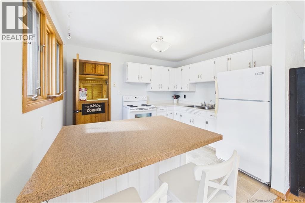 460 Lawrence Street, photo 10