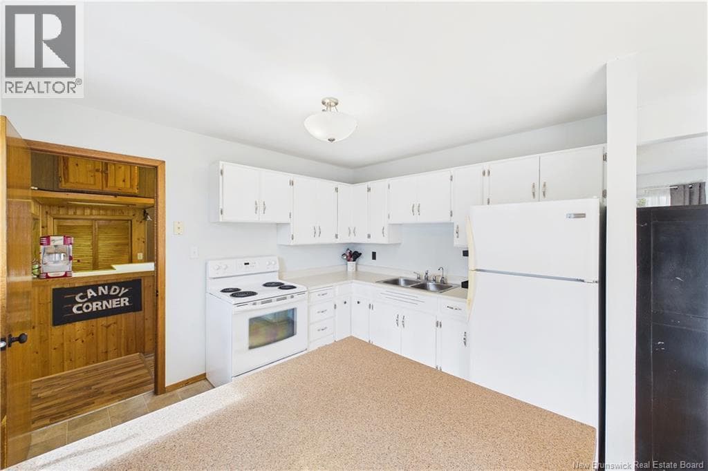 460 Lawrence Street, photo 13