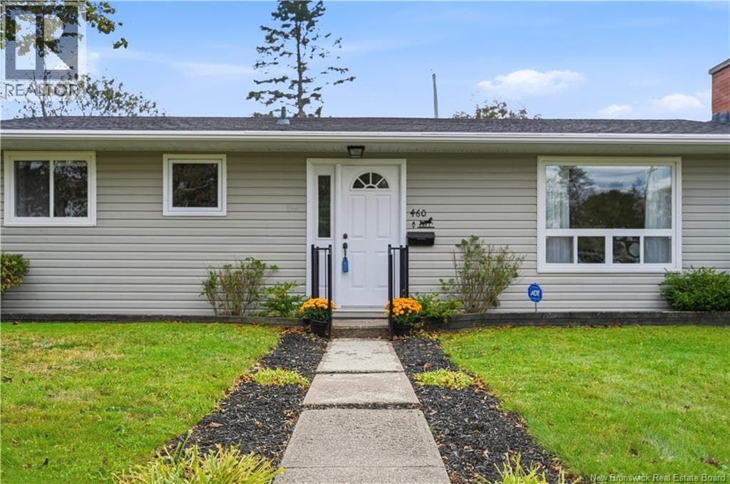 460 Lawrence Street, photo 2