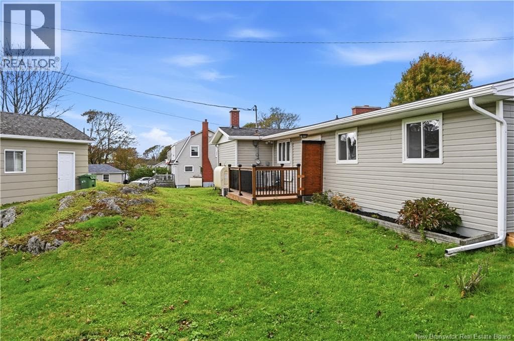 460 Lawrence Street, photo 27