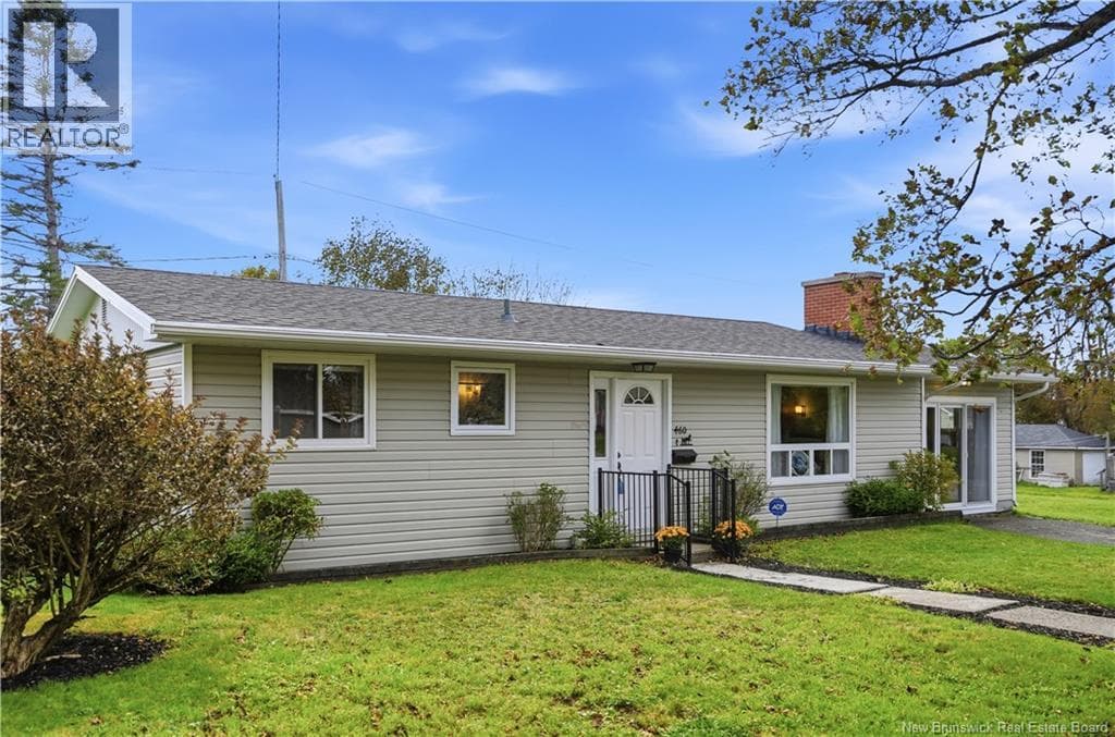 460 Lawrence Street, photo 3