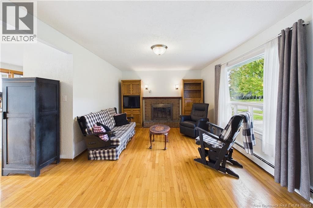 460 Lawrence Street, photo 6
