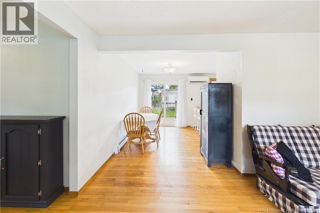 460 Lawrence Street, photo 8