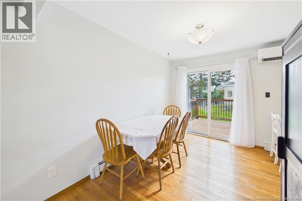 460 Lawrence Street, photo 9