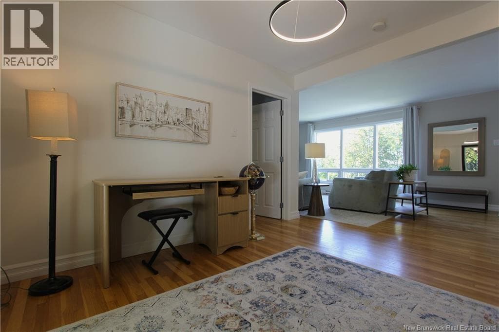 15 Hazen Avenue, photo 16