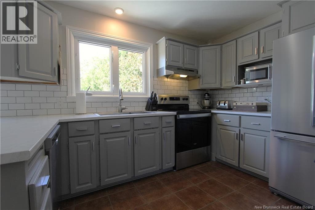 15 Hazen Avenue, photo 28