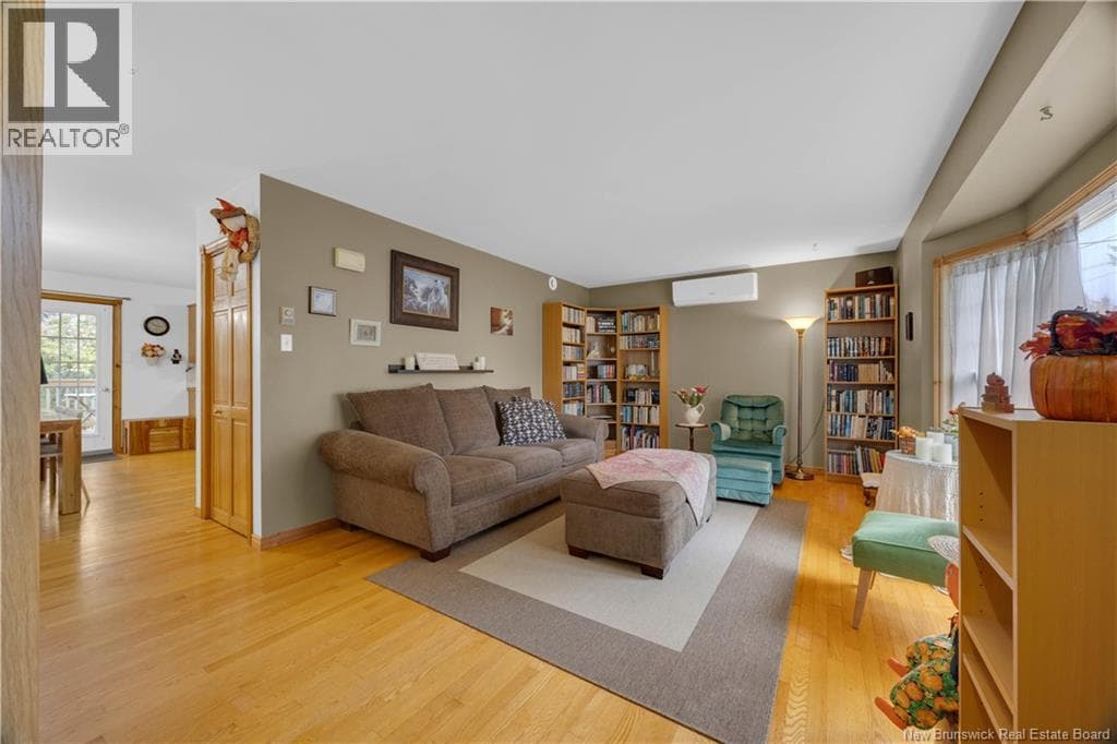 101 Law Avenue, photo 6