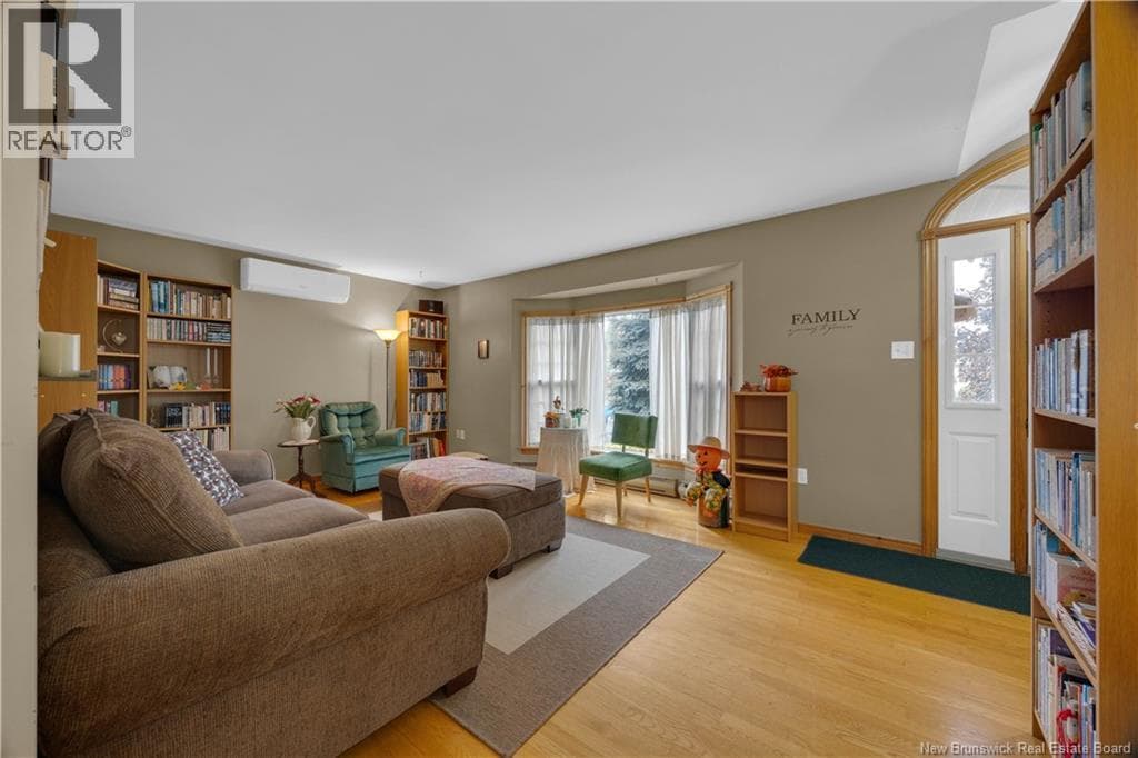 101 Law Avenue, photo 7