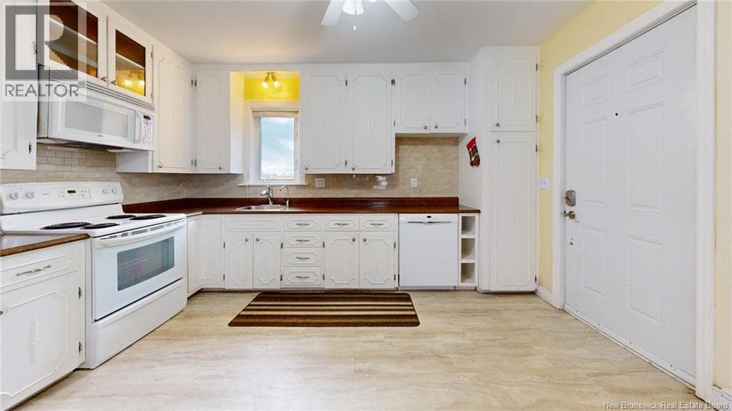 240 Loch Lomond Road, photo 11