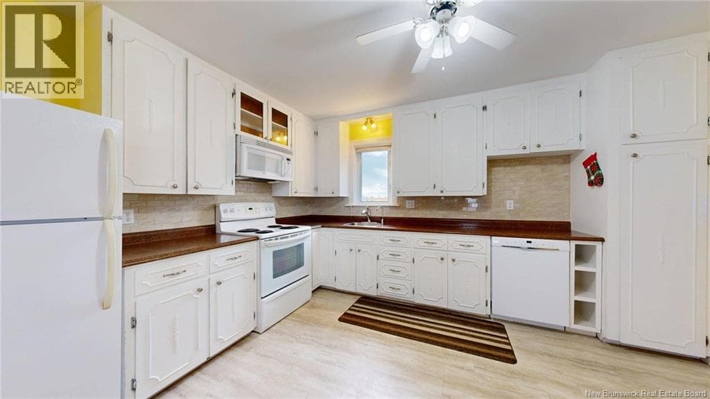 240 Loch Lomond Road, photo 10