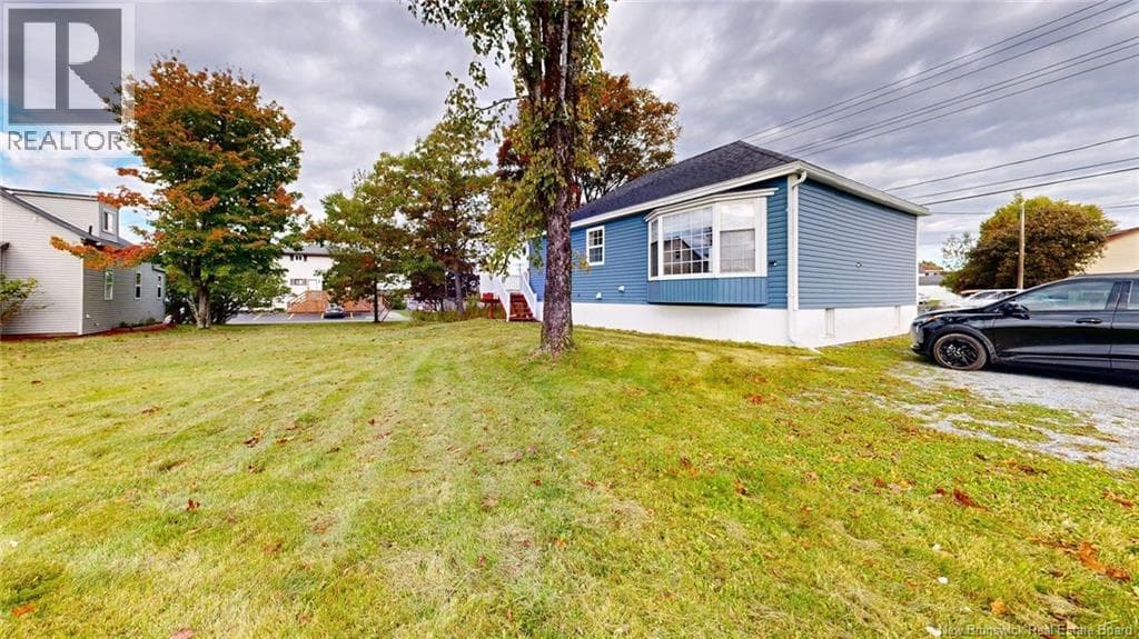 240 Loch Lomond Road, photo 2