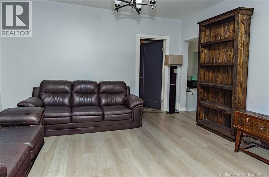 34 Adelaide Street, photo 8