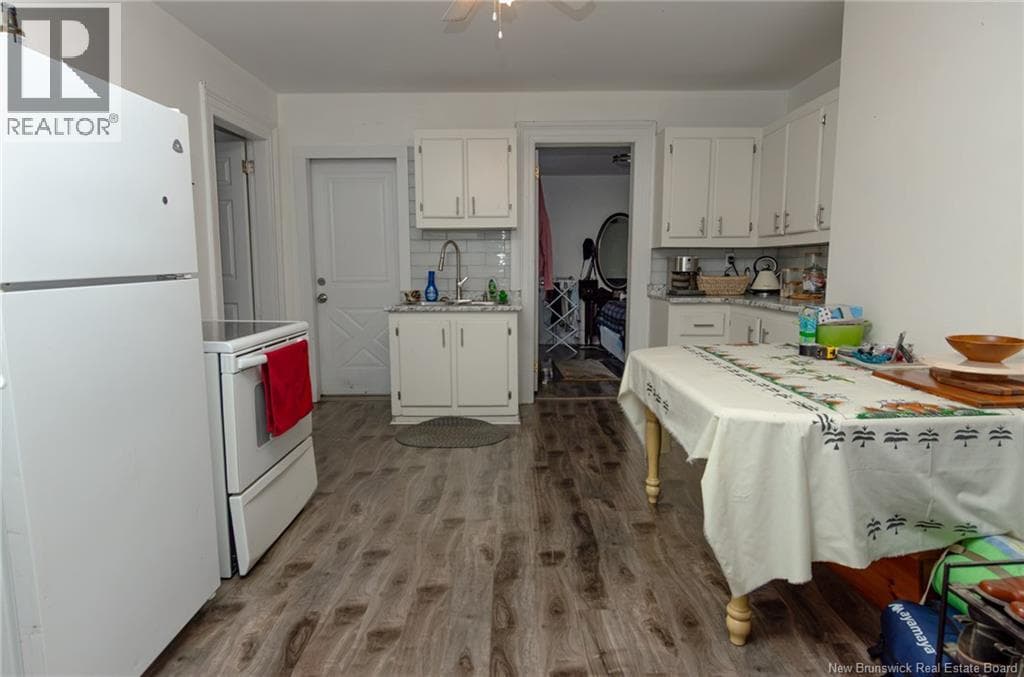 143 Elliott Row, photo 16