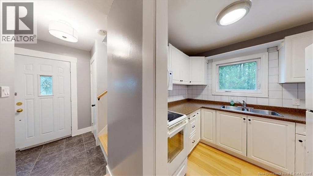 145 Woodhaven Drive, photo 8