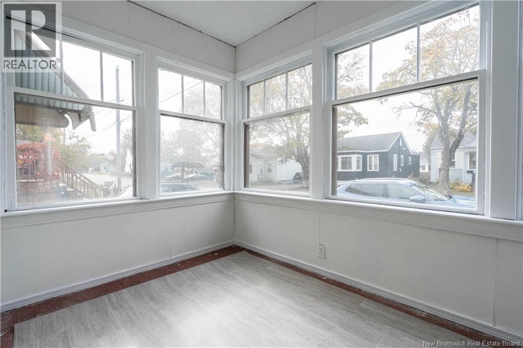 31 Topeka Street, photo 2