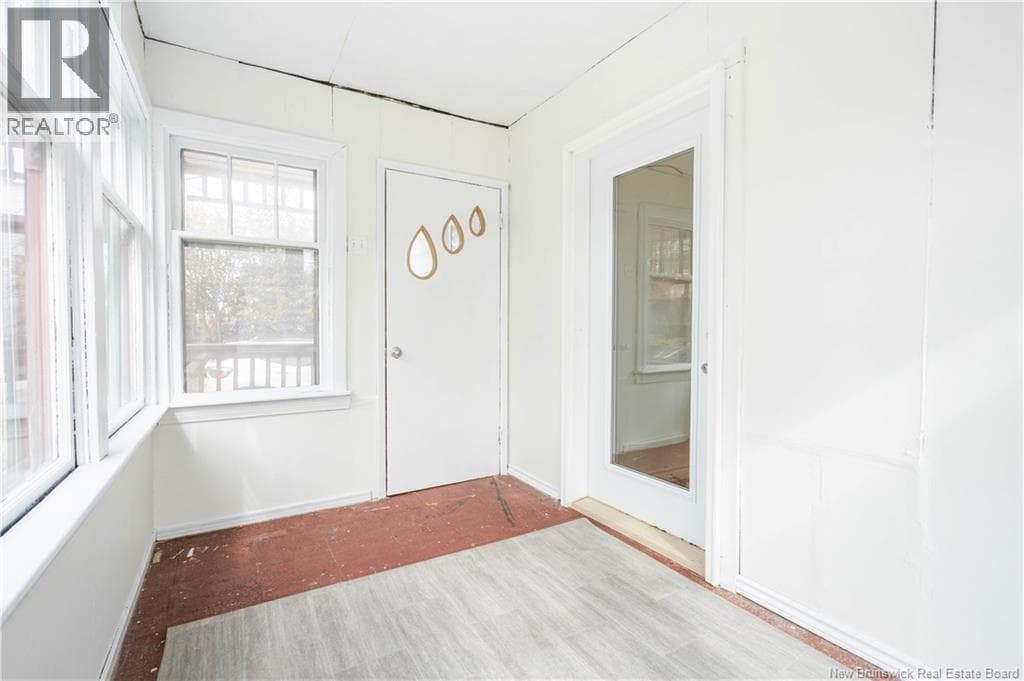 31 Topeka Street, photo 3
