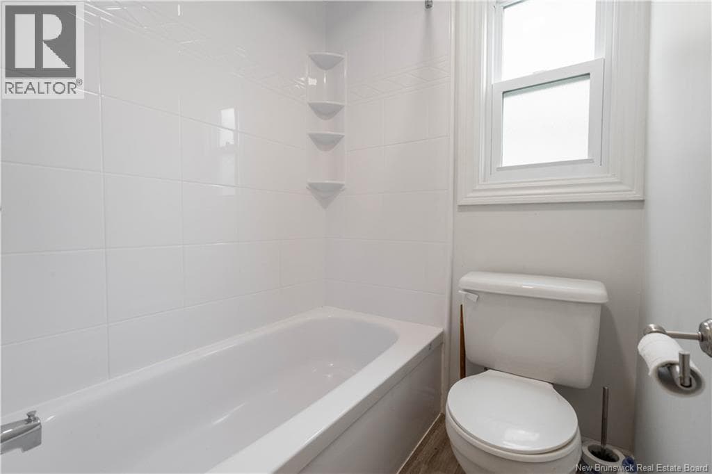 31 Topeka Street, photo 9