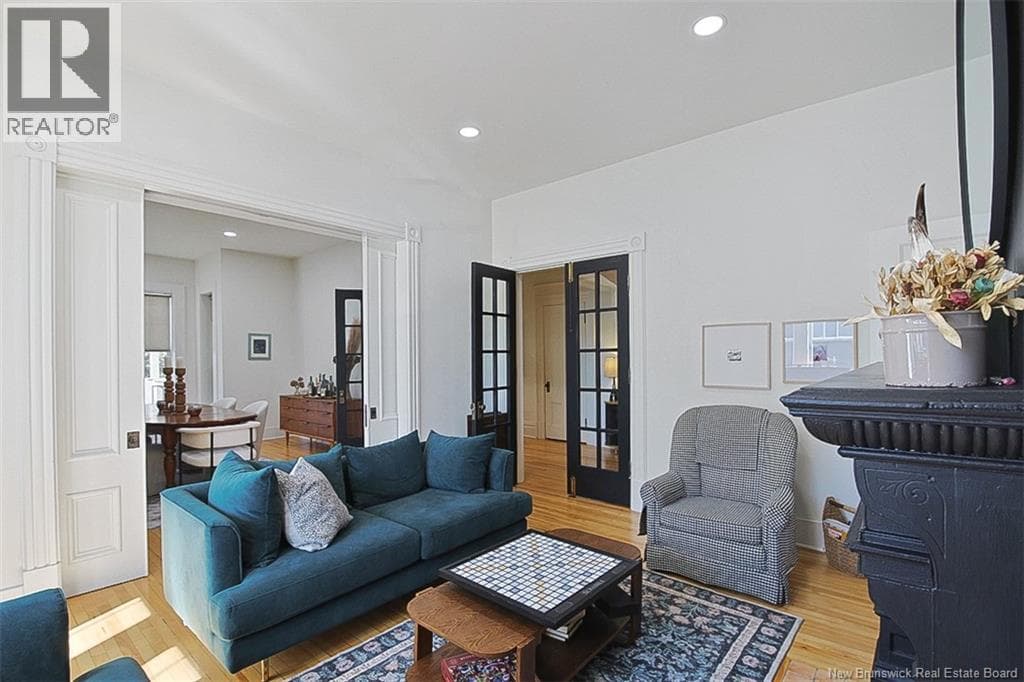 357 Dufferin Row, photo 13