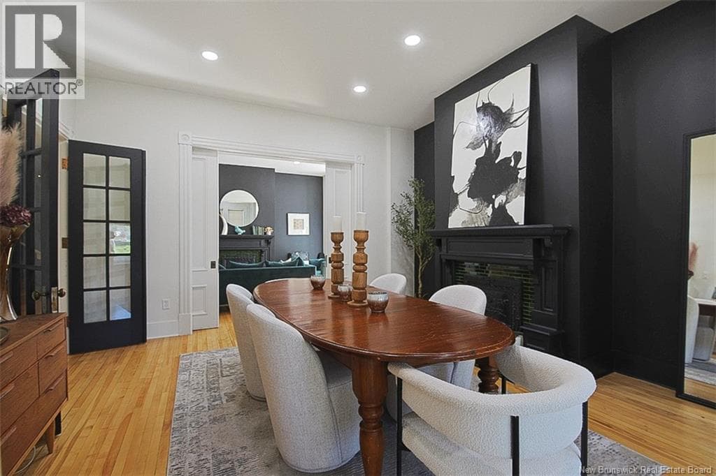 357 Dufferin Row, photo 9