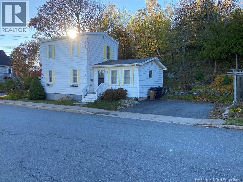 11 Rope Walk Road