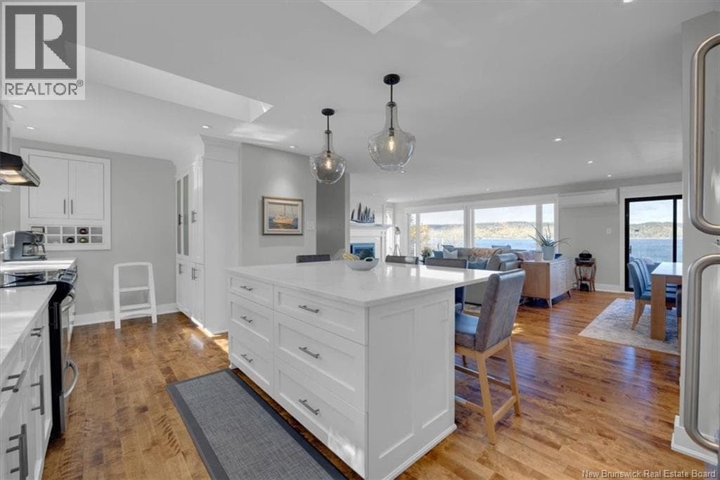 50 Beach Road, photo 17