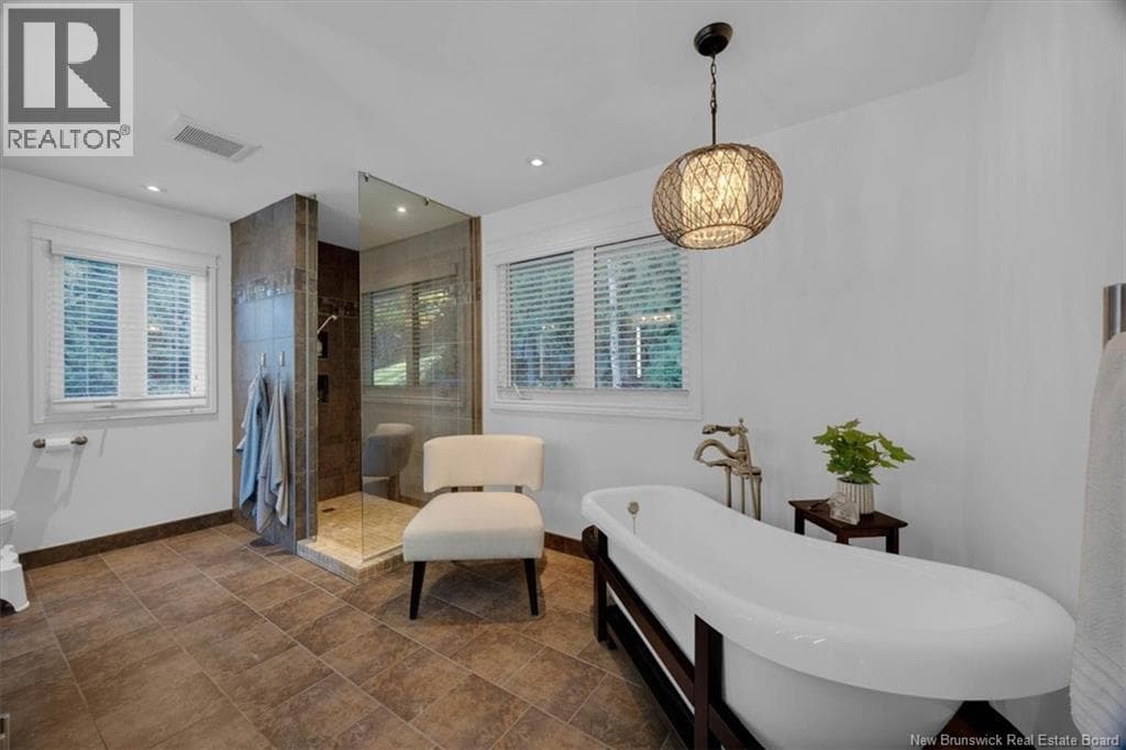 50 Beach Road, photo 27