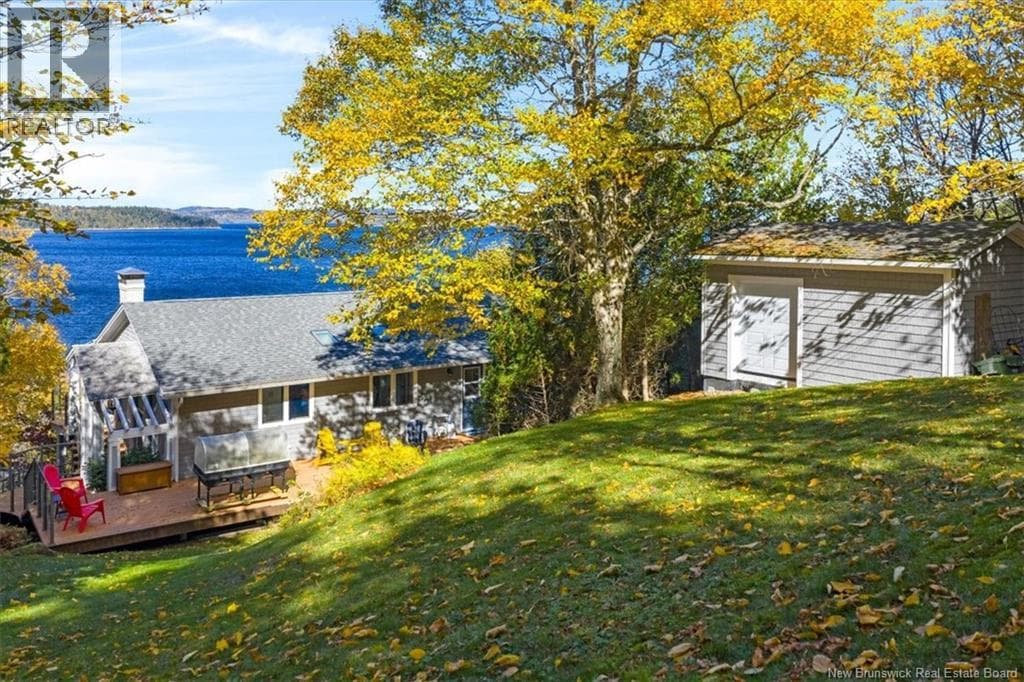 50 Beach Road, photo 42