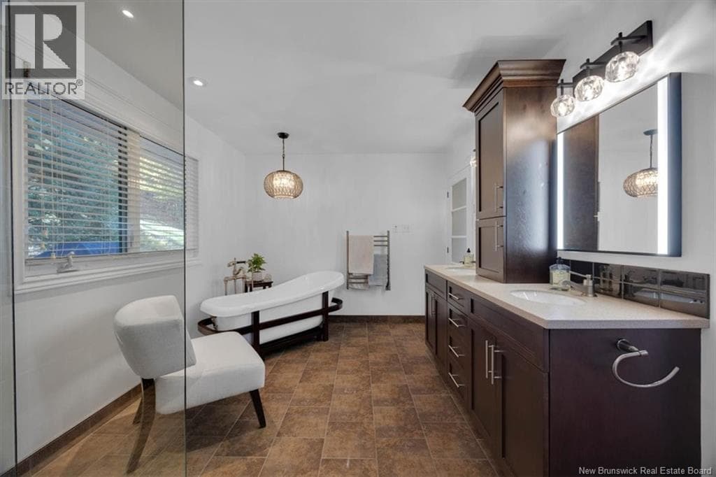 50 Beach Road, photo 26
