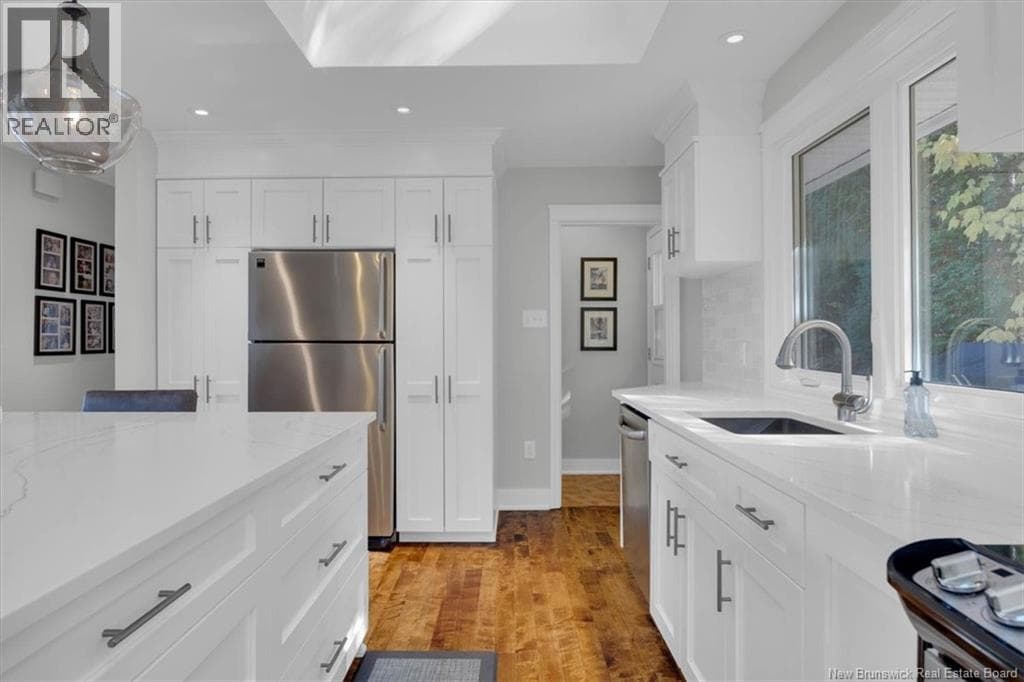 50 Beach Road, photo 16